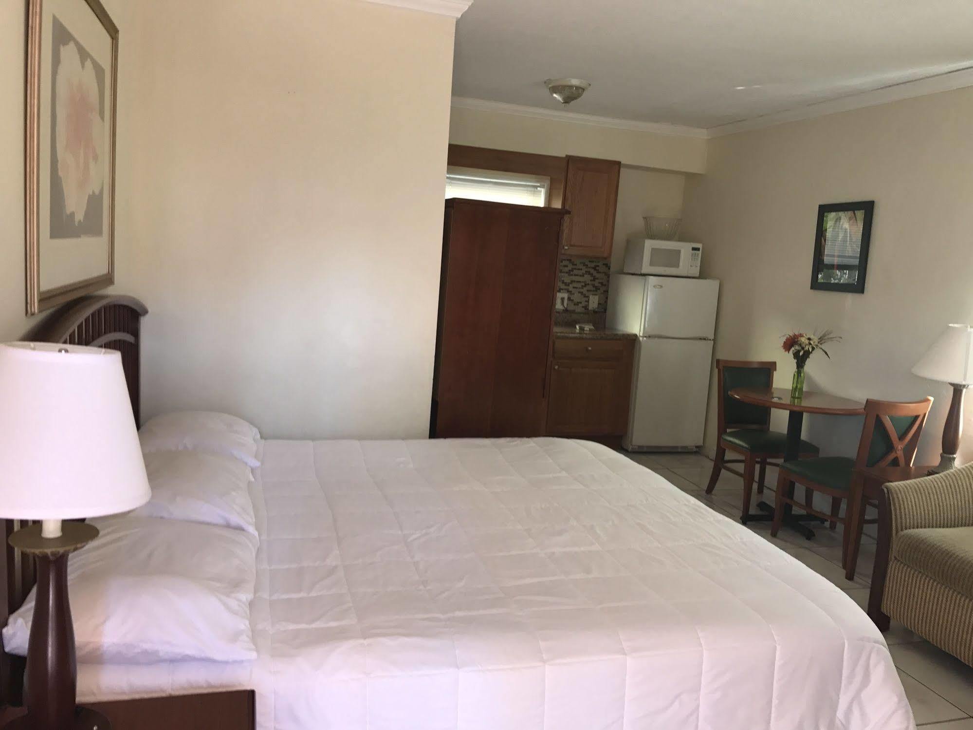 Shores Terrace Помпано Бийч Екстериор снимка