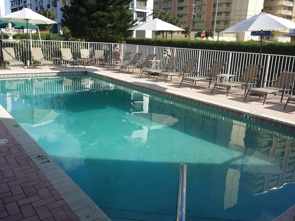 Shores Terrace Помпано Бийч Екстериор снимка